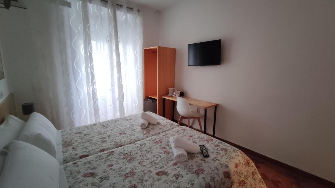 Hostal Aliste Мадрид Экстерьер фото