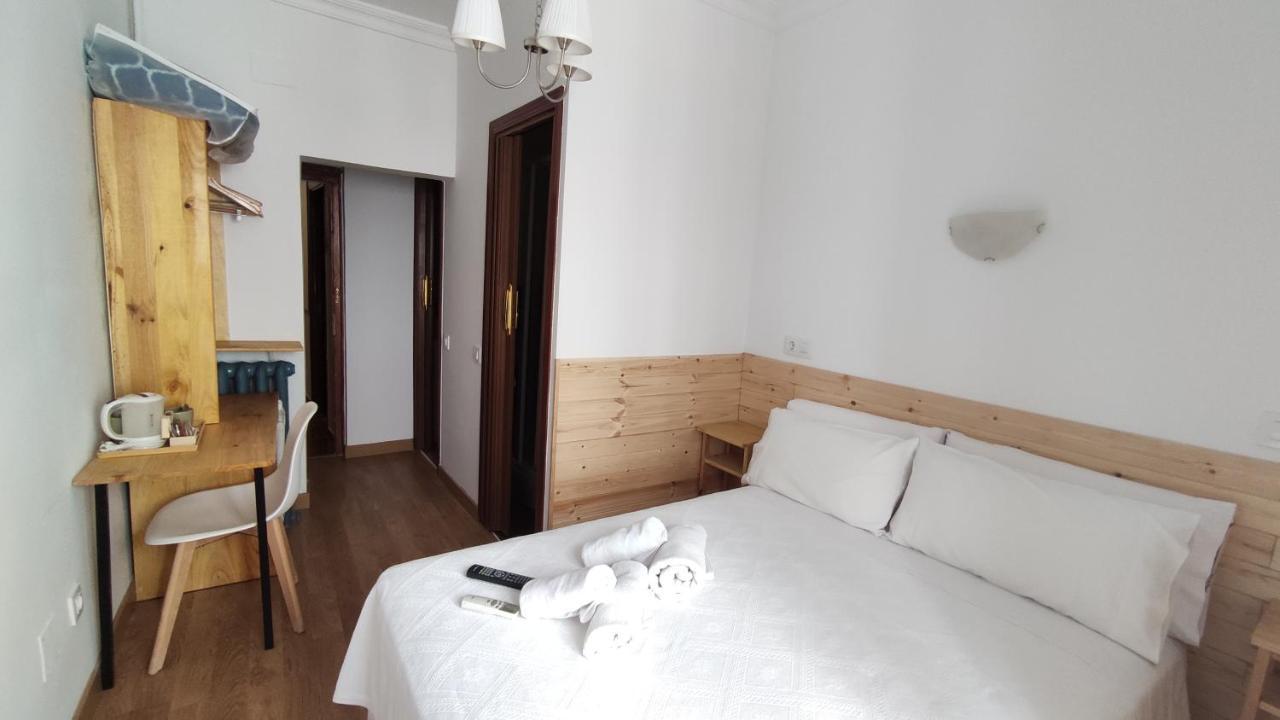 Hostal Aliste Мадрид Экстерьер фото