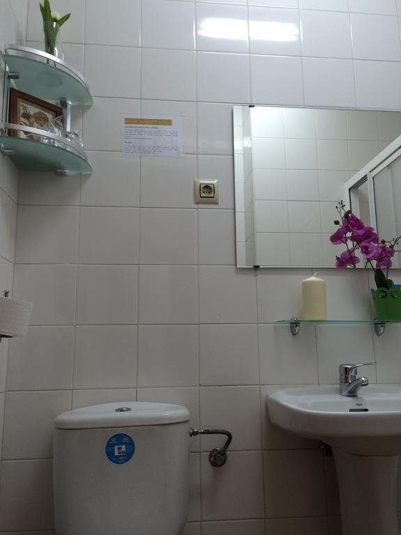 Hostal Aliste Мадрид Экстерьер фото